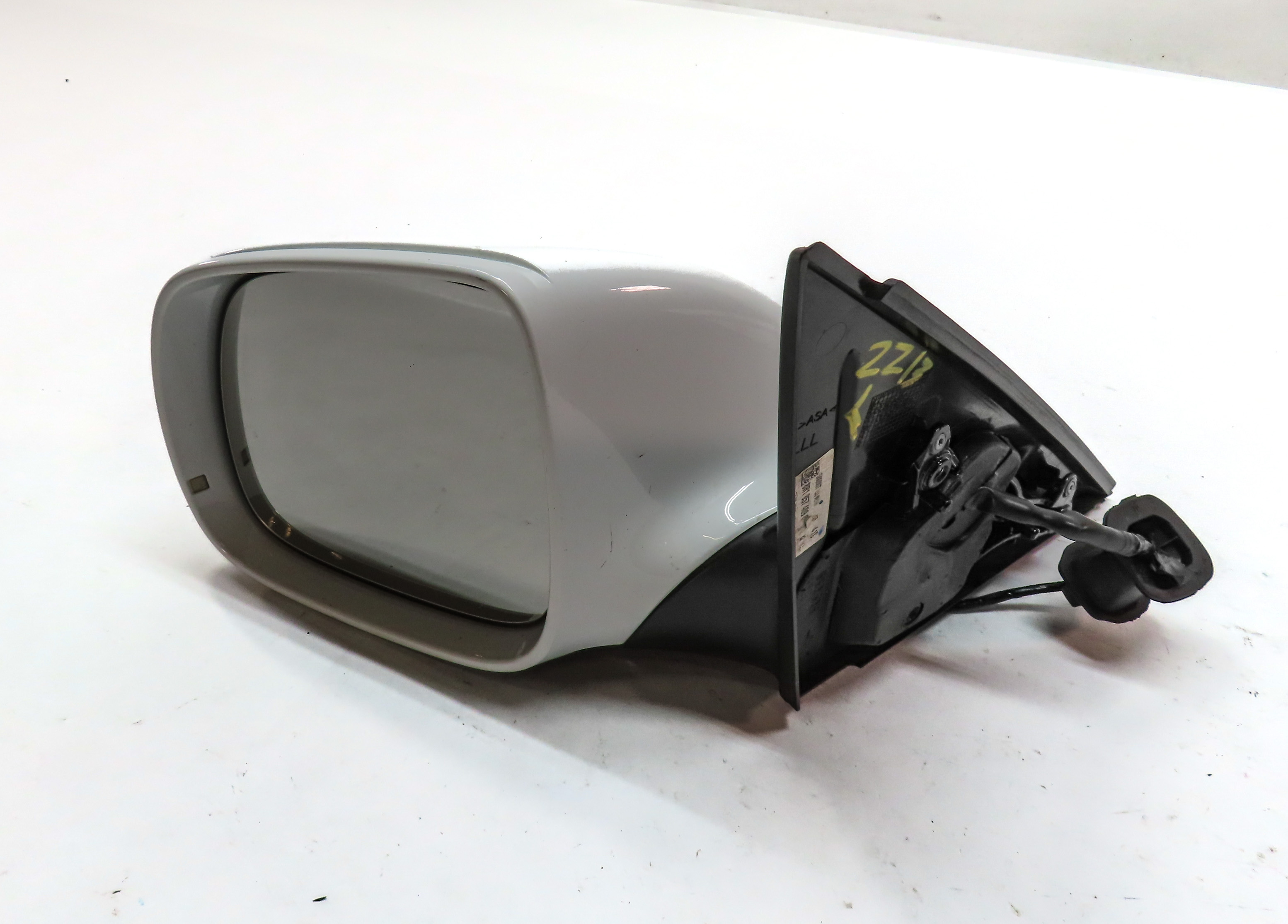 2009-2014 AUDI Q5 (B8 8R) LEFT FRONT DRIVER HEATED DOOR MIRROR (White) — exact item pictured